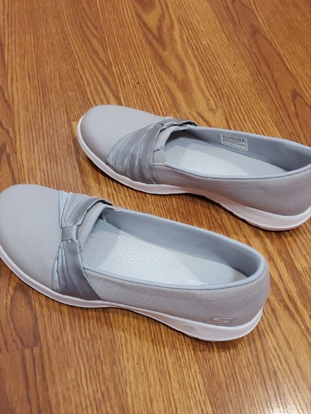 Skechers Madison Ave With Pleated Satin Cross-Over Bow Detail Flats Gray Womens